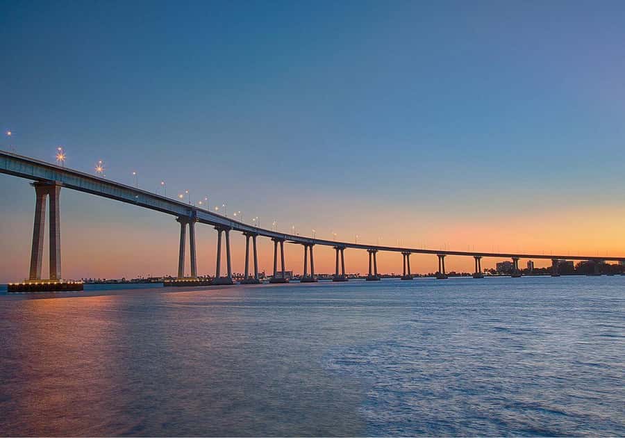 San Diego: Buffet Dinner Cruise with Drinks - Should you book the San Diego Bay buffet dinner cruise?