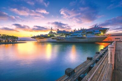 San Diego Harbor Dinner Cruise - What’s included: welcome wine, dinner, and live entertainment