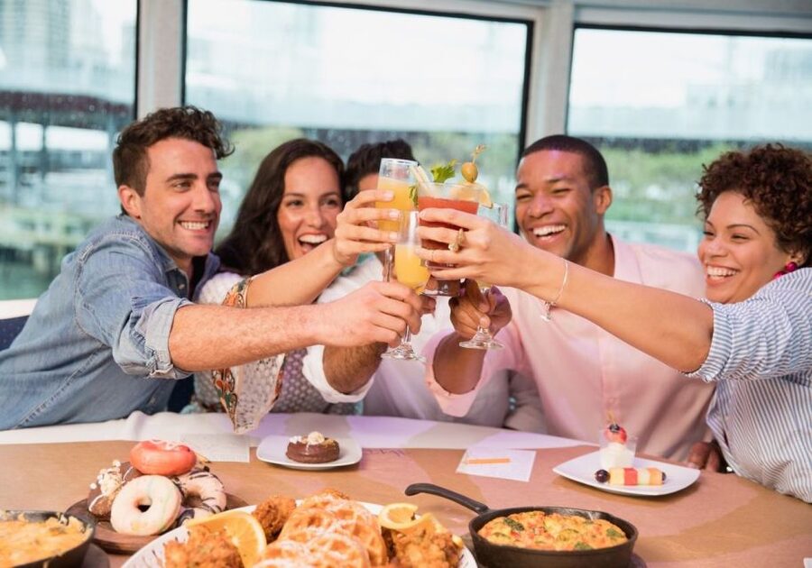 San Diego: Thanksgiving Day Buffet Brunch or Dinner Cruise - The buffet spread: brunch vs dinner, and what’s actually on the table