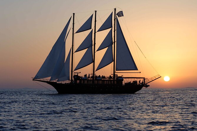 Santorini Sunset Dinner Cruise Including Nea Kameni Visit - The boat: what the Aphrodite experience feels like