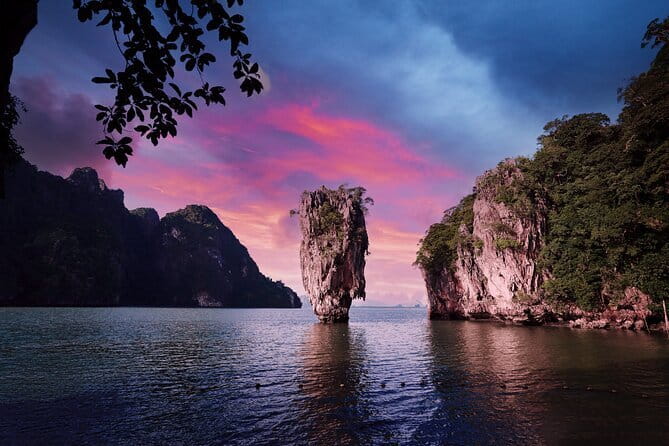 Scenic Promthep & Krating Cape Dining Experience Cruise - The buffet you’ll taste: BBQ corn, Thai favorites, Indian classics, and desserts