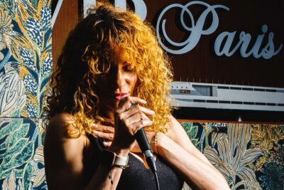Seine River Dinner Cruise with Live Singer by VIP Yacht de Paris - Dinner on board: 3 courses, portion reality, and dietary choices