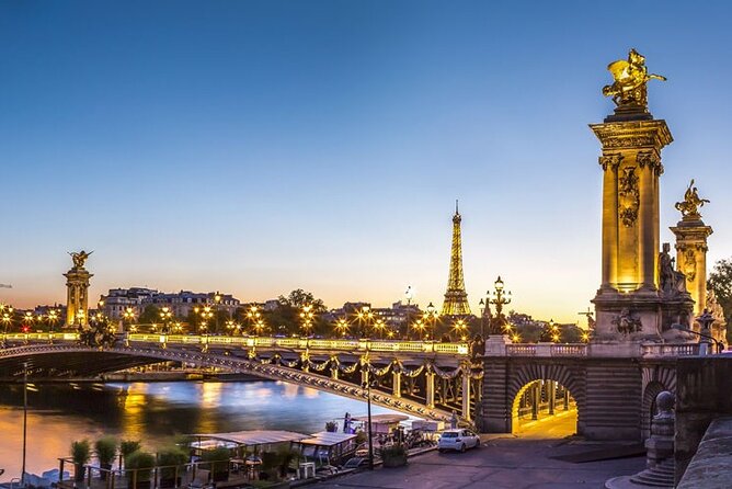 Seine River Dinner Cruise with Live Singer by VIP Yacht de Paris - Live singer and the onboard mood: good music, not always the same