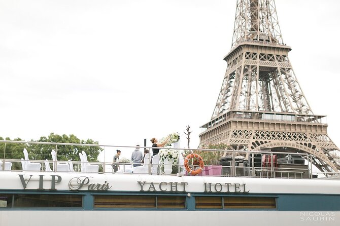 Seine River Dinner Cruise with Live Singer by VIP Yacht de Paris - When rain or high water changes what you see
