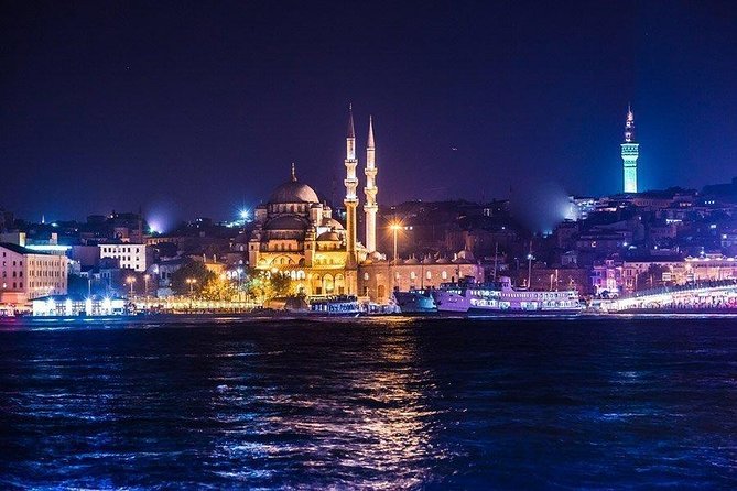 Stage Front Bosphorus Dinner Cruise with Pickup & Drinks included - Comfort reality check: crowds, air-conditioning, and getting around