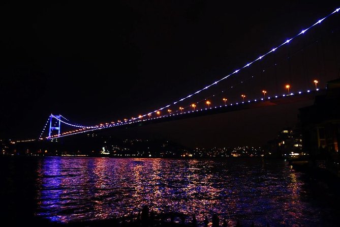 Stage Front Bosphorus Dinner Cruise with Pickup & Drinks included - Who should book this cruise (and who should skip it)