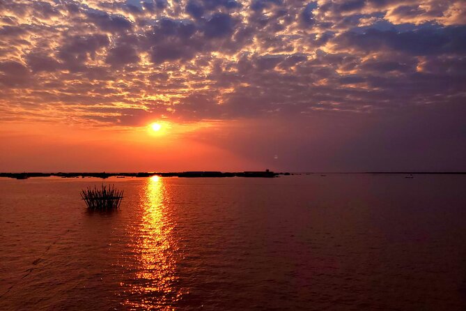 Sunset Dinner and drinks includes a Floating Village cruise tour. - Is this tour for you? Who should book the floating villages sunset dinner