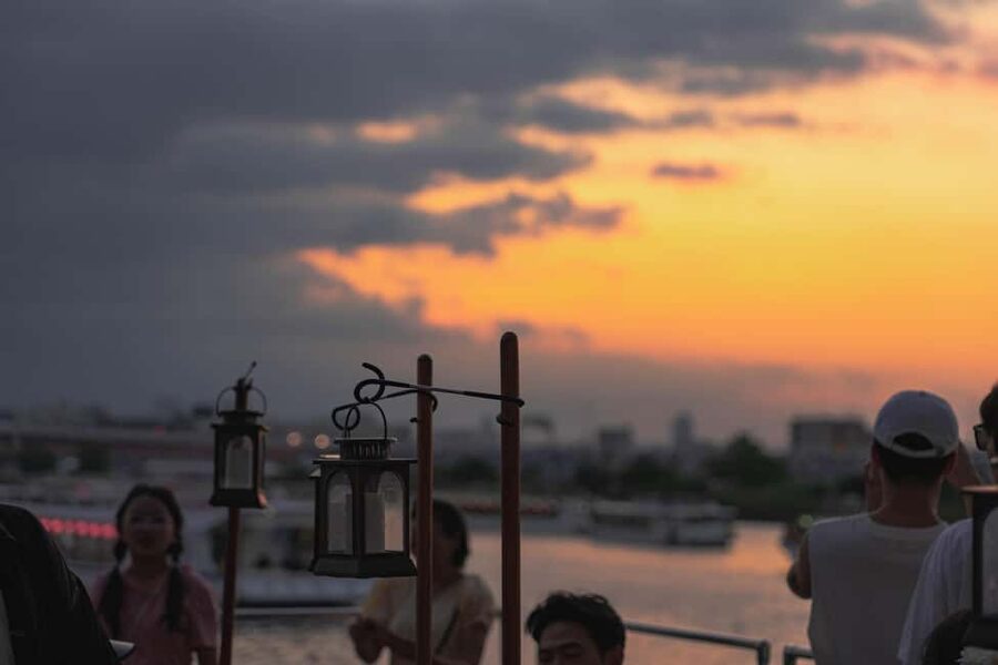 Tokyo: Dance Show & Performance Dinner Cruise & Tokyo Tower - The Onboard Show: Dance, Swordplay, Bon Odori, Taiko Drumming