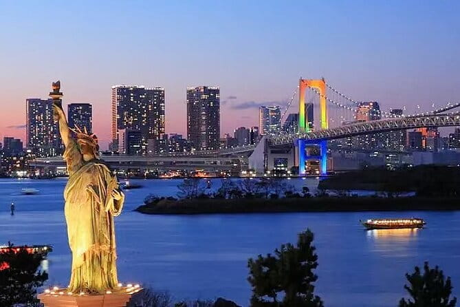 Tokyo Limited-Date Cherry Blossom Route Cruise & Show & Meal - The Sumida route: bridges, photo moments, and what you’ll actually see