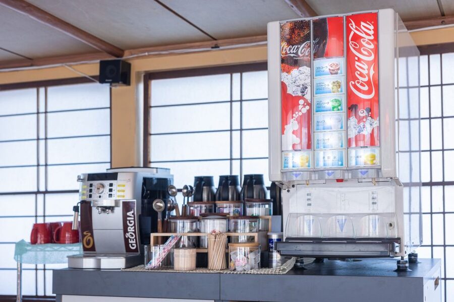 Tokyo: Yakatabune Dinner Cruise with Japanese Show & Drinks - Should You Book This Tokyo Bay Yakatabune Dinner Cruise?