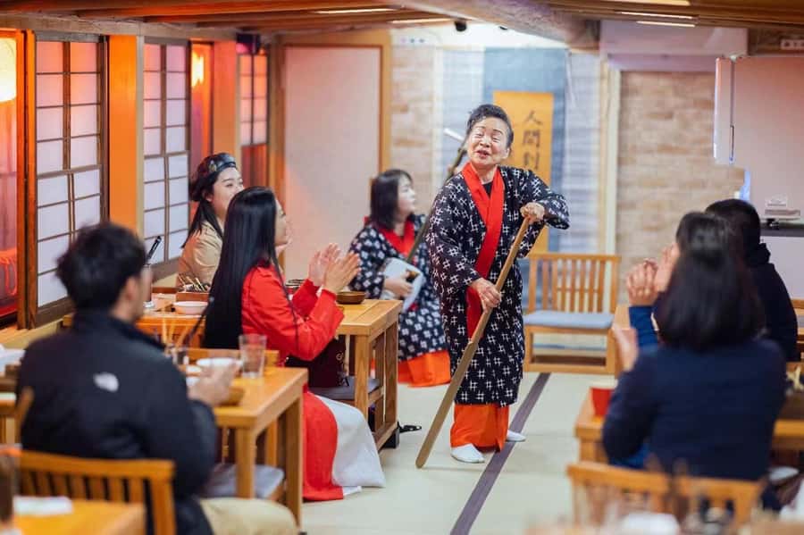 Tokyo: Yakatabune Dinner Cruise with Japanese Show & Drinks - Sukiyaki Dinner on Board: What’s Included and How It Feels
