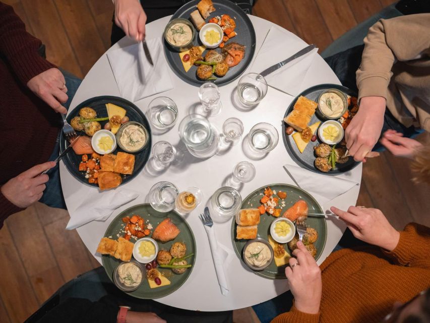 Tromsø: Aurora Dinner Cruise by Hybrid-Electric Catamaran - Price and value: what $198 buys you in Tromsø winter