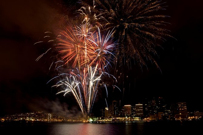 Waikiki Fireworks Dinner Cruise: Sail & Sparkle on Friday Nights - Key things to know before you go