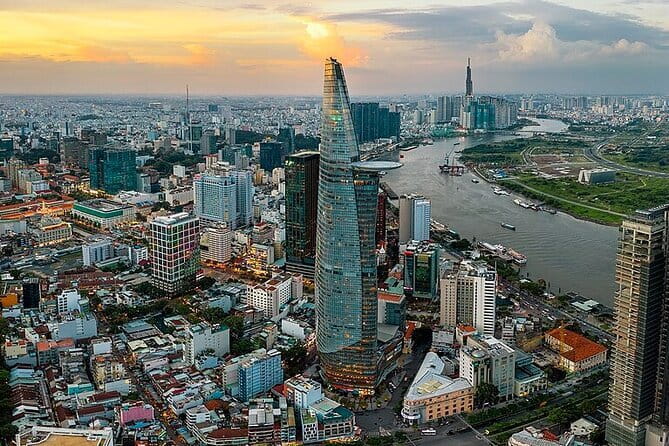 Water Puppet Show And Dinner Cruise On Saigon River Private Tour - Dinner cruise upgrades: a fair warning before you pay on the spot