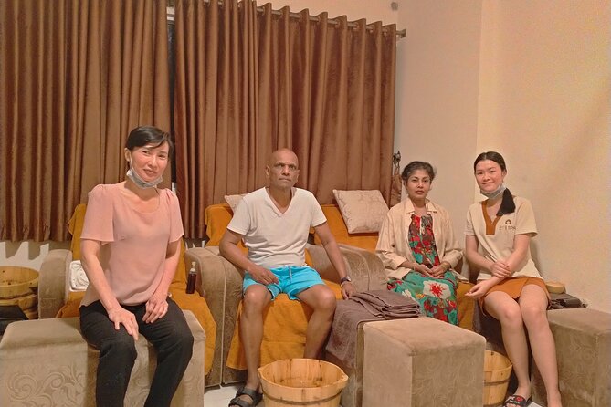 Water Puppet Show/ Foot Massage - Dinner Cruise Saigon Night Private Tour - Who this is best for